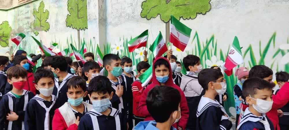 برگزاری جشن ایران من و اهتزاز پرچم جمهوری اسلامی